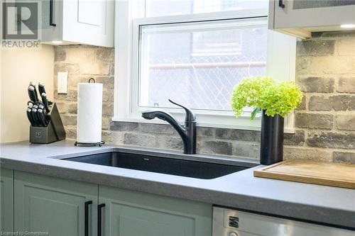 50 Whitfield Avenue, Hamilton, ON - Indoor Photo Showing Kitchen