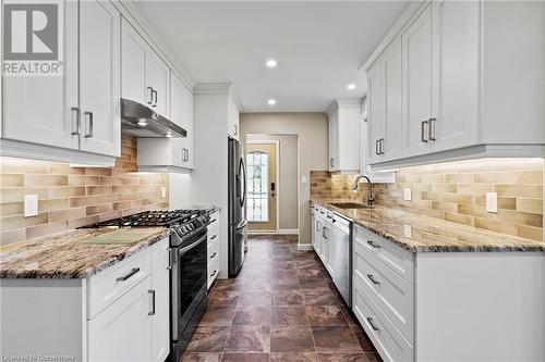 2859 Chippawa Road, Port Colborne, ON - Indoor Photo Showing Kitchen With Upgraded Kitchen