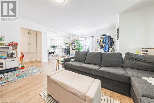 80 Livingston Avenue, Grimsby, ON - Indoor Photo Showing Living Room