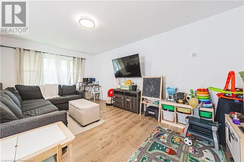 80 Livingston Avenue, Grimsby, ON - Indoor Photo Showing Living Room