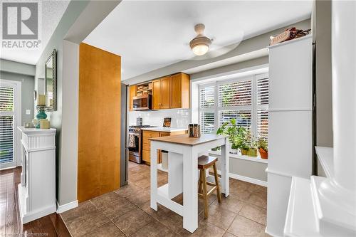 111 Magnolia Crescent, Grimsby, ON - Indoor Photo Showing Kitchen