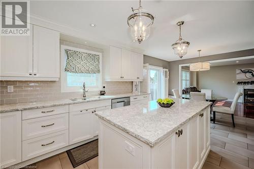 990 Upper Kenilworth Avenue, Hamilton, ON - Indoor Photo Showing Kitchen