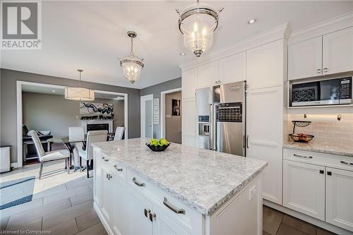 990 Upper Kenilworth Avenue, Hamilton, ON - Indoor Photo Showing Kitchen With Upgraded Kitchen