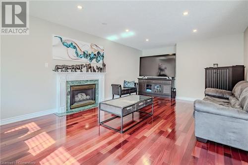 990 Upper Kenilworth Avenue, Hamilton, ON - Indoor Photo Showing Living Room With Fireplace