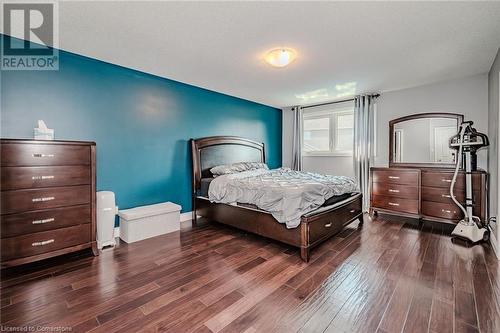 990 Upper Kenilworth Avenue, Hamilton, ON - Indoor Photo Showing Bedroom