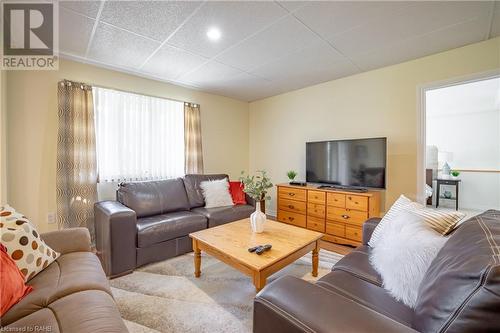 254 Galloway Trail, Welland, ON - Indoor Photo Showing Living Room