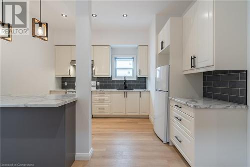 263 Kensington Avenue N, Hamilton, ON - Indoor Photo Showing Kitchen