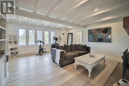 4028 Millar Crescent, Burlington, ON - Indoor Photo Showing Living Room