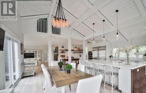 4028 Millar Crescent, Burlington, ON - Indoor Photo Showing Dining Room