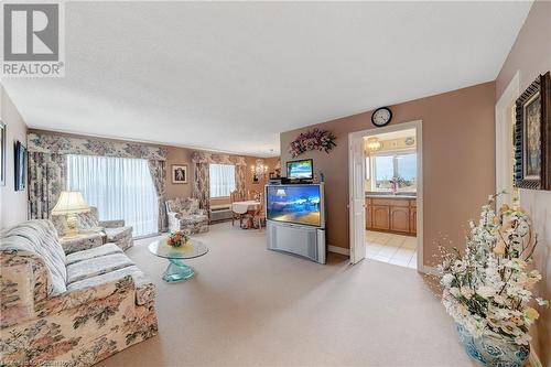 386 Highway #8 Unit# 301, Stoney Creek, ON - Indoor Photo Showing Living Room