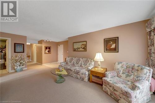 386 Highway #8 Unit# 301, Stoney Creek, ON - Indoor Photo Showing Living Room