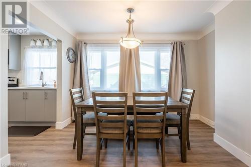 39 Dunsdon Street, Brantford, ON - Indoor Photo Showing Dining Room