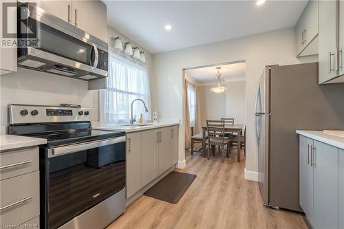 39 Dunsdon Street, Brantford, ON - Indoor Photo Showing Kitchen