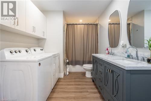 39 Dunsdon Street, Brantford, ON - Indoor Photo Showing Bathroom