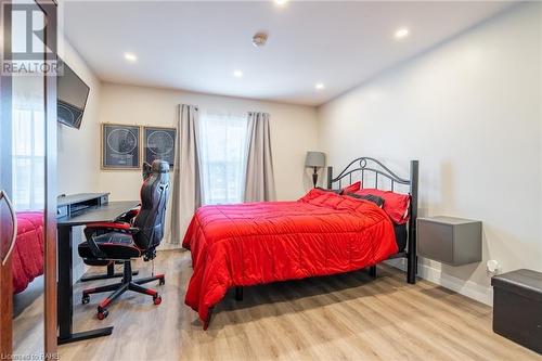 39 Dunsdon Street, Brantford, ON - Indoor Photo Showing Bedroom