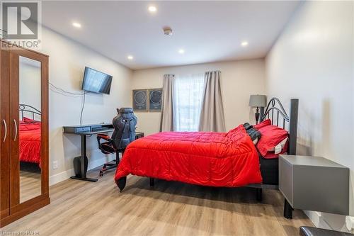 39 Dunsdon Street, Brantford, ON - Indoor Photo Showing Bedroom