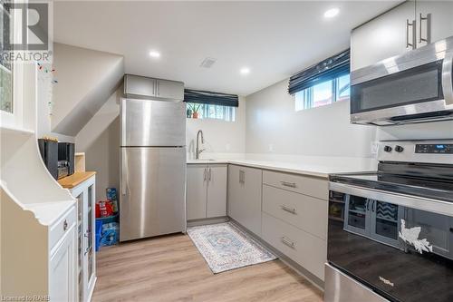 39 Dunsdon Street, Brantford, ON - Indoor Photo Showing Kitchen