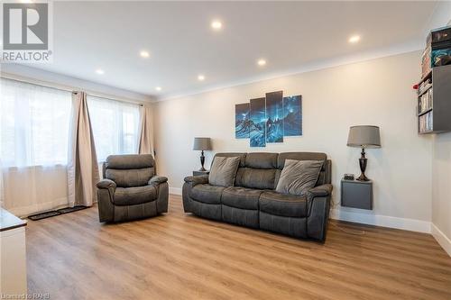 39 Dunsdon Street, Brantford, ON - Indoor Photo Showing Living Room