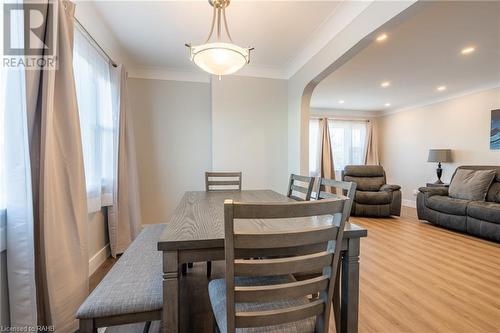 39 Dunsdon Street, Brantford, ON - Indoor Photo Showing Dining Room