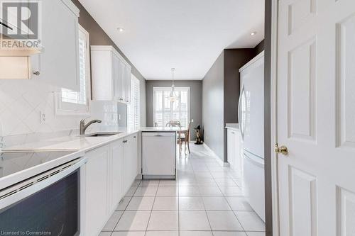 2243 Turnberry Road Unit# 41, Burlington, ON - Indoor Photo Showing Kitchen