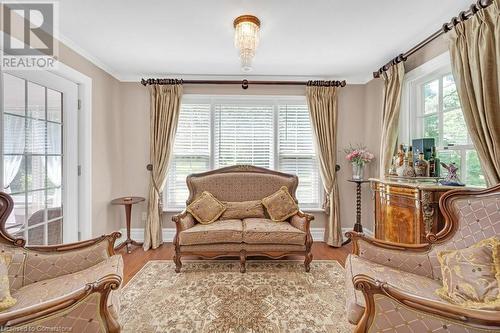 1059 Scenic Drive, Hamilton, ON - Indoor Photo Showing Living Room