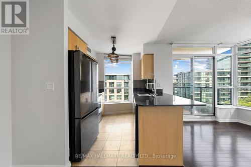 603 - 219 Fort York Boulevard, Toronto (Niagara), ON - Indoor Photo Showing Kitchen