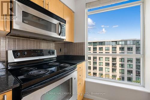 603 - 219 Fort York Boulevard, Toronto (Niagara), ON - Indoor Photo Showing Kitchen