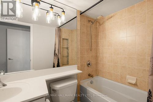 603 - 219 Fort York Boulevard, Toronto (Niagara), ON - Indoor Photo Showing Bathroom