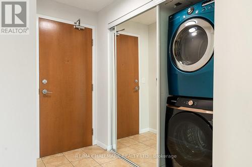 603 - 219 Fort York Boulevard, Toronto (Niagara), ON - Indoor Photo Showing Laundry Room