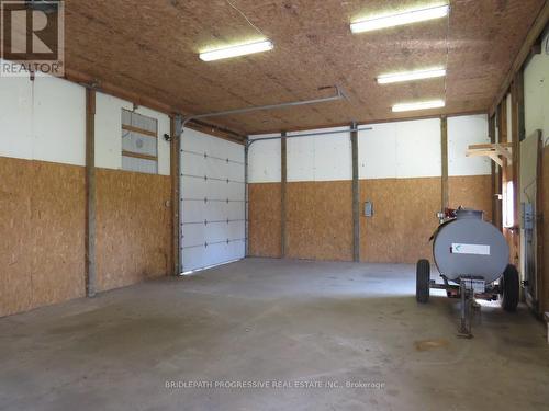 5193 Wellington 125 Road, Erin, ON - Indoor Photo Showing Garage