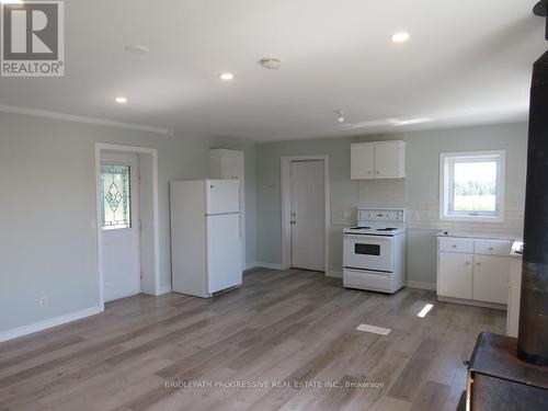 5193 Wellington 125 Road, Erin, ON - Indoor Photo Showing Kitchen