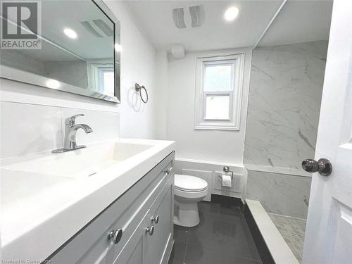 6689 Dorchester Road, Niagara Falls, ON - Indoor Photo Showing Bathroom