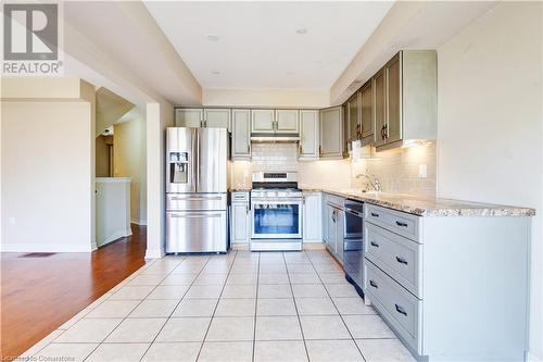 6411 Shapton Crescent, Niagara Falls, ON - Indoor Photo Showing Kitchen