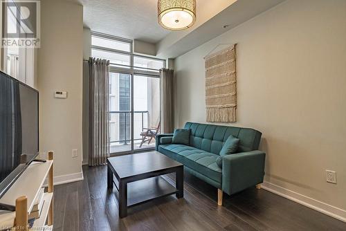 85 Robinson Street Unit# 908, Hamilton, ON - Indoor Photo Showing Living Room