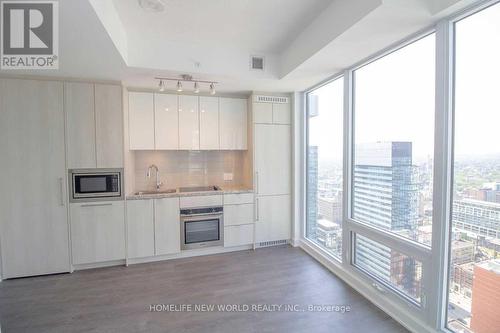 4111 - 115 Blue Jays Way, Toronto, ON - Indoor Photo Showing Kitchen