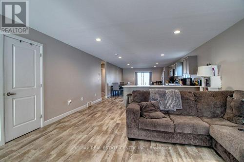 191 Moonstone Crescent, Chatham-Kent (Chatham), ON - Indoor Photo Showing Living Room