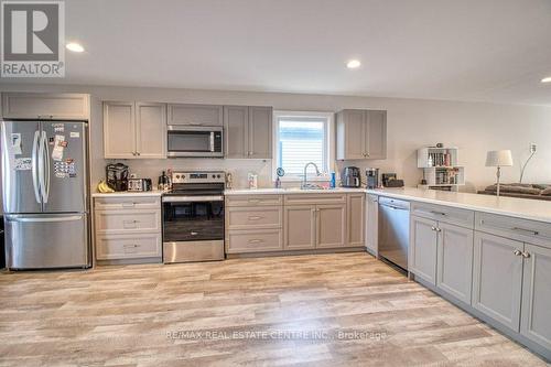 191 Moonstone Crescent, Chatham-Kent (Chatham), ON - Indoor Photo Showing Kitchen