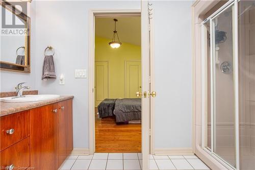 57 Talbot Avenue, Welland, ON - Indoor Photo Showing Bathroom