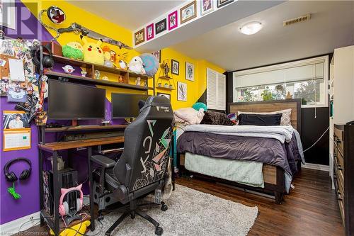 57 Talbot Avenue, Welland, ON - Indoor Photo Showing Bedroom