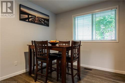 37 Gainsborough Road, Hamilton, ON - Indoor Photo Showing Dining Room