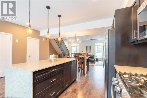 4 Concord Place, Grimsby, ON - Indoor Photo Showing Kitchen With Upgraded Kitchen