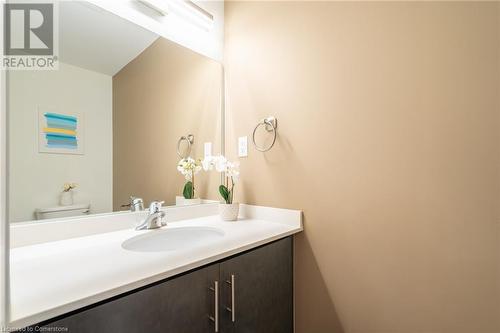 4 Concord Place, Grimsby, ON - Indoor Photo Showing Bathroom