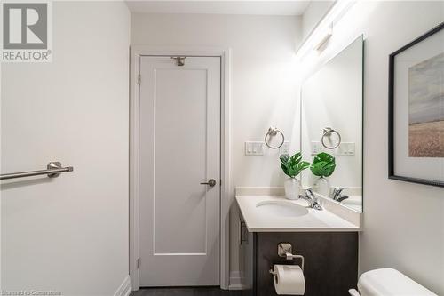 4 Concord Place, Grimsby, ON - Indoor Photo Showing Bathroom