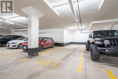 4 Concord Place, Grimsby, ON - Indoor Photo Showing Garage