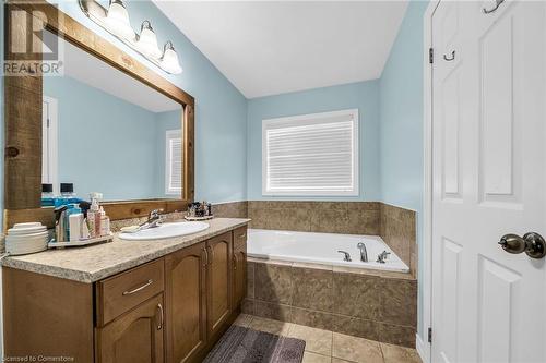 21 Blue Mountain Drive, Hannon, ON - Indoor Photo Showing Bathroom