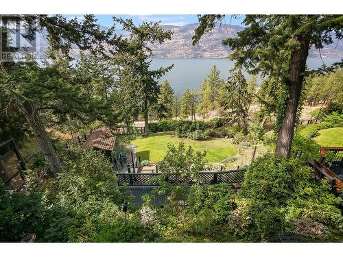 240 Clifton Road N, Kelowna, BC - Outdoor