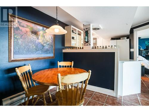 240 Clifton Road N, Kelowna, BC - Indoor Photo Showing Dining Room