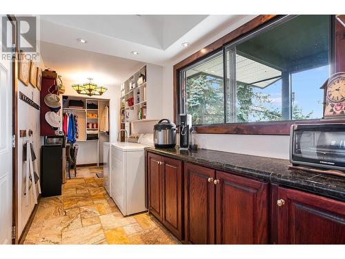 240 Clifton Road N, Kelowna, BC - Indoor Photo Showing Laundry Room