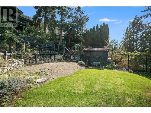 240 Clifton Road N, Kelowna, BC - Outdoor