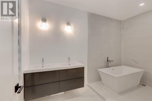 2041 Lilac Drive, Innisfil, ON - Indoor Photo Showing Bathroom